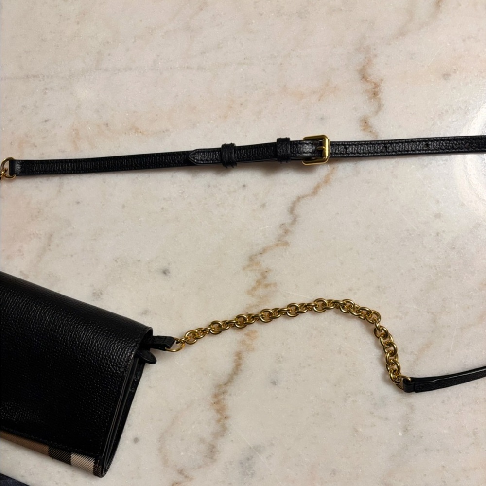 Burberry Henley Nova Check WOC - Picture 6 of 15